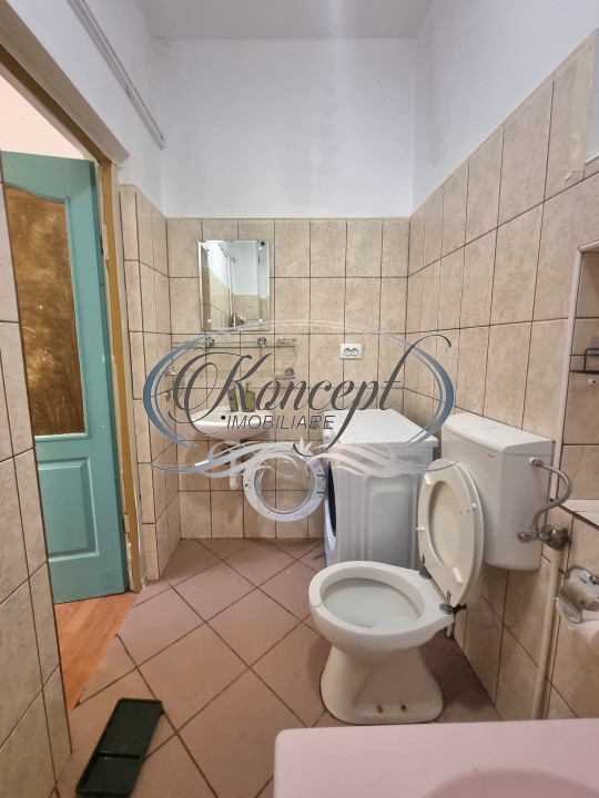 Casa cu terasa si pictura murala originala, centrul Clujului