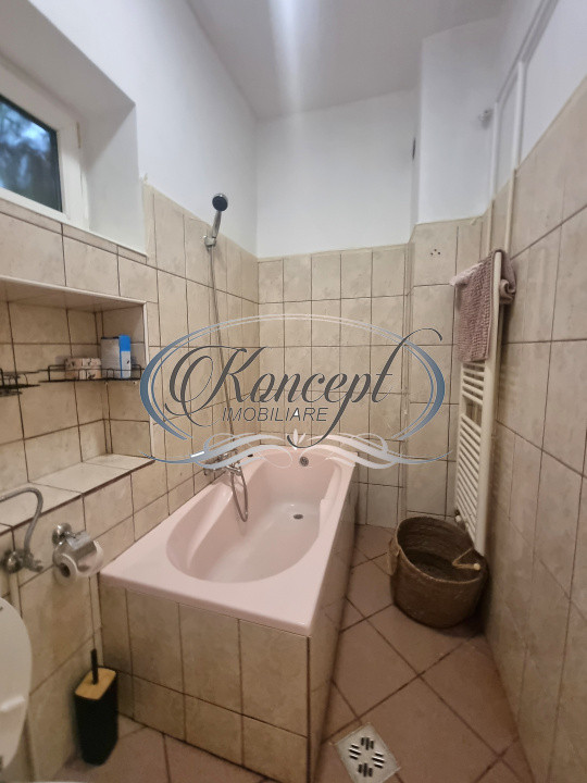 Casa cu terasa si pictura murala originala, centrul Clujului