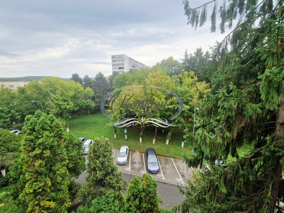 Apartament luminos, la cheie, in zona Transilvania College