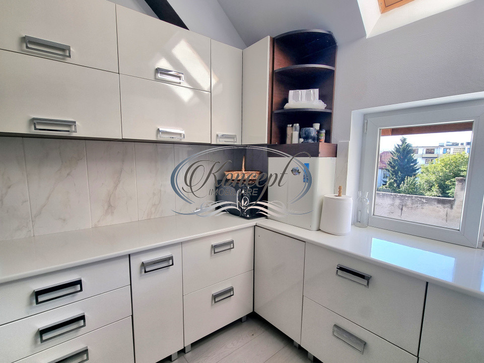 Inchiriere apartament cu dressing si living open space pe strada Horea