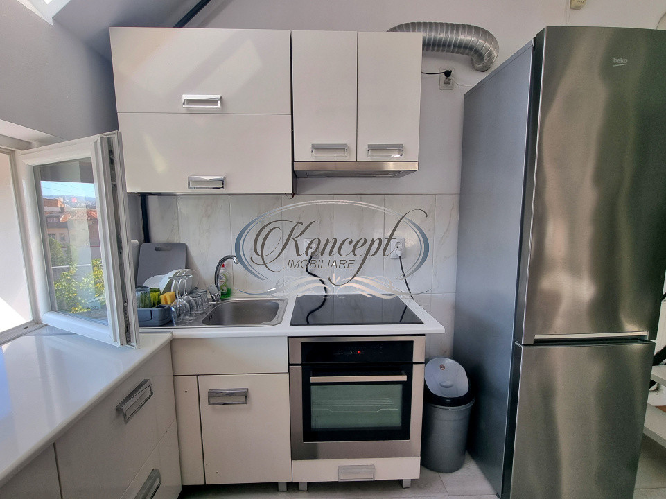 Inchiriere apartament cu dressing si living open space pe strada Horea