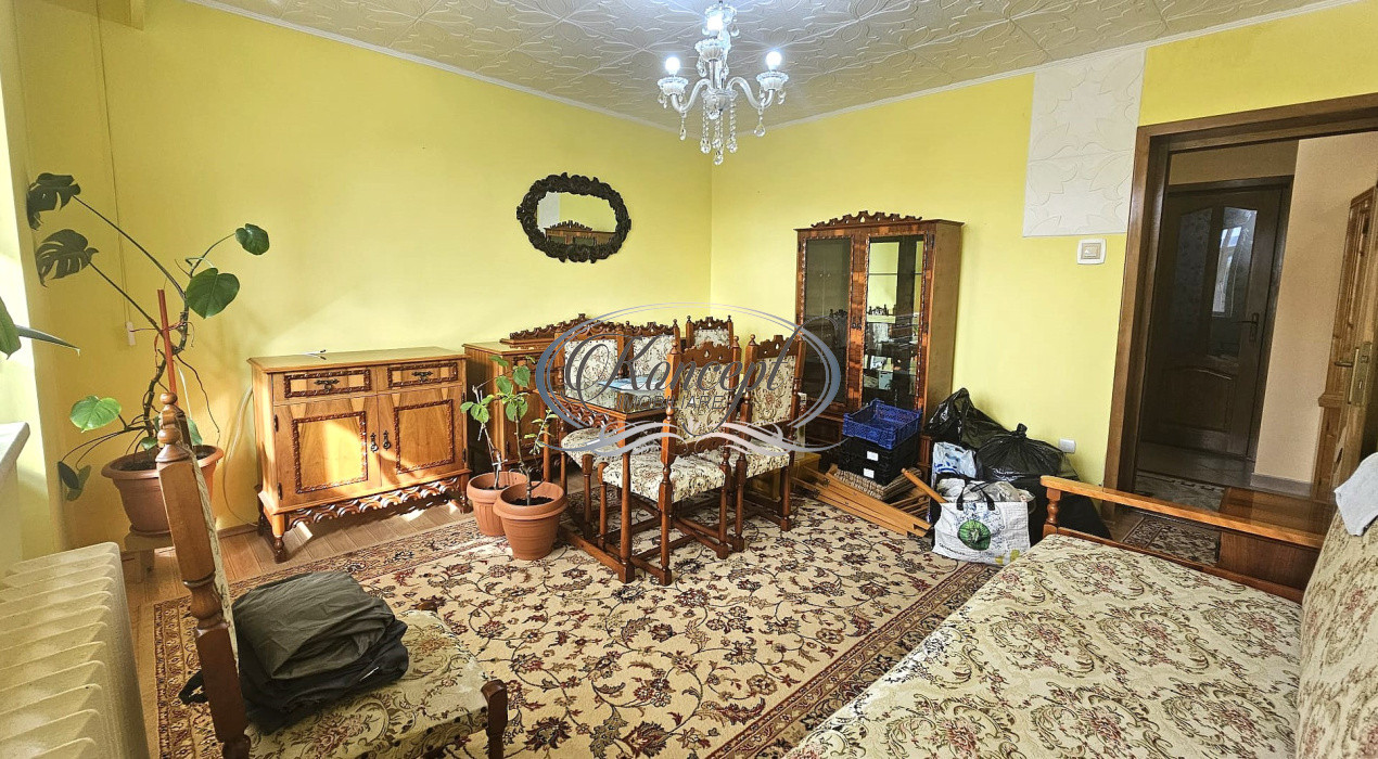 Apartament de vanzare cu balcon si centrala proprie in cartierul Gheorgheni