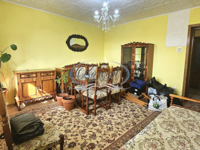 Apartament de vanzare cu balcon si centrala proprie in cartierul Gheorgheni