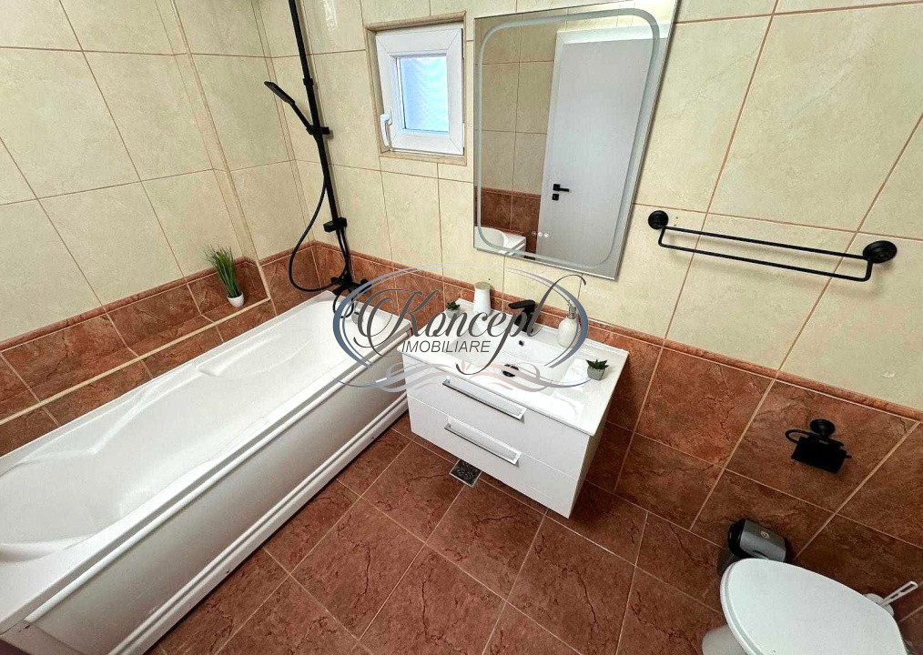 Inchiriere apartament cu mansarda si parcare in curte pe strada Decebal