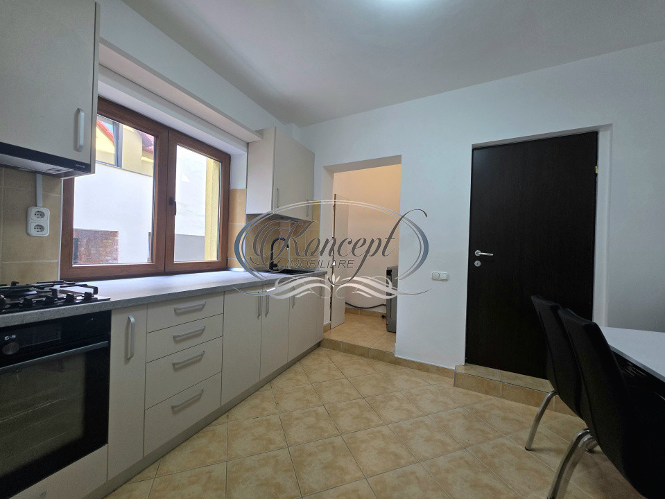 Apartament in vila cu parcare si garaj