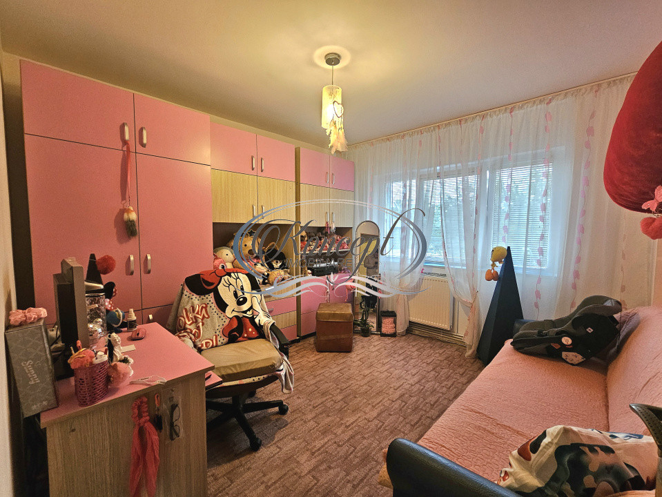 Apartament cu balcon inchis si centrala proprie in cartierul Intre Lacuri