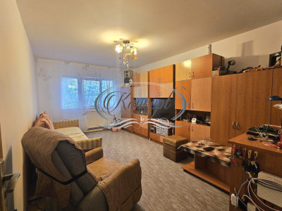 Apartament cu balcon inchis si centrala proprie in cartierul Intre Lacuri