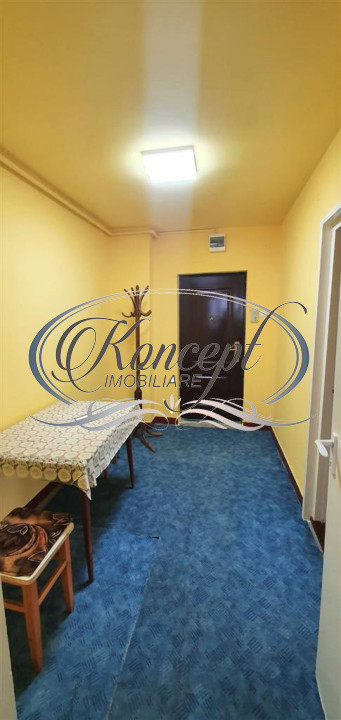 Apartament luminos cu balcon, zona Hotel Royal