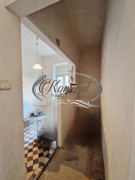 Garsoniera renovata, in zona de case, locatie centrala linistita
