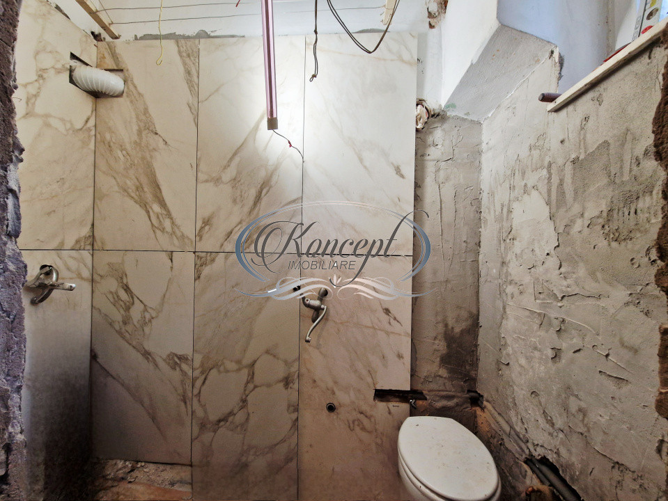 Garsoniera renovata, in zona de case, locatie centrala linistita