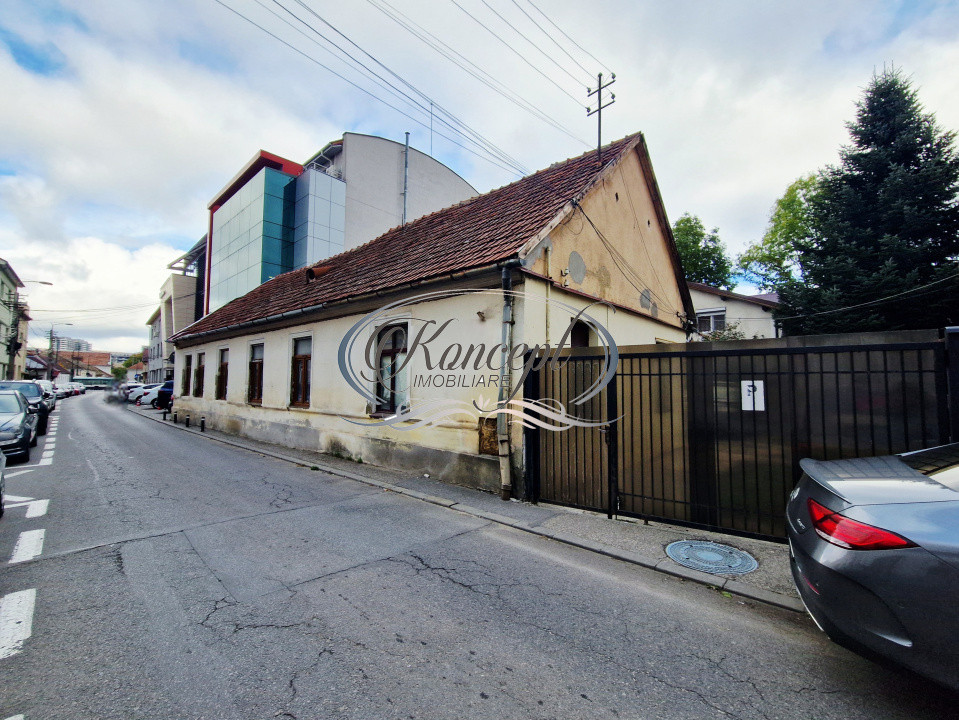 Garsoniera renovata, in zona de case, locatie centrala linistita