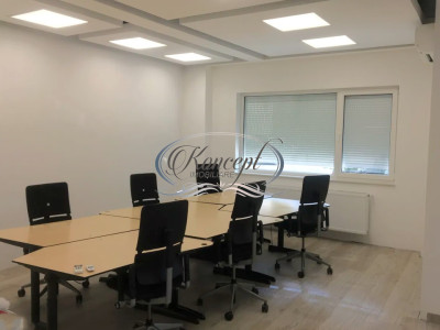 Spatiu birou finisat, semicentral, cu terasa si dotari tehnice premium