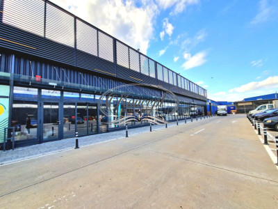Spatiu comercial tip hangar cu expunere si acces auto situat in Someseni