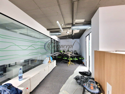Spatiu de birouri ultramodern cu open space si 3 sali sedinta, Scala Center
