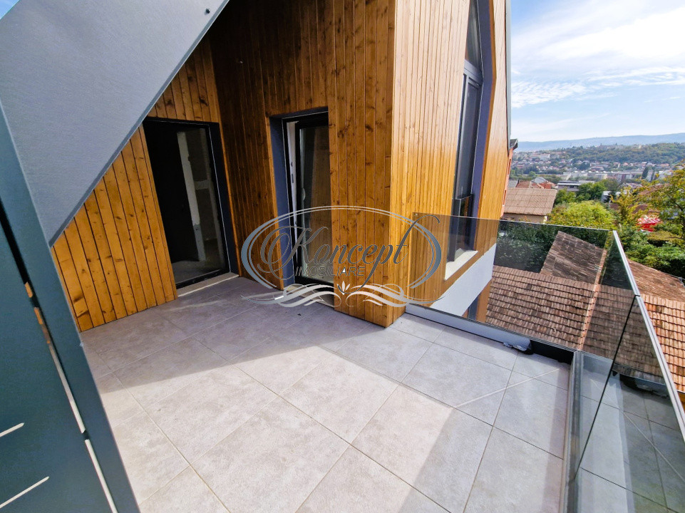 Duplex deosebit si eficient termic situat in Dambul Rotund