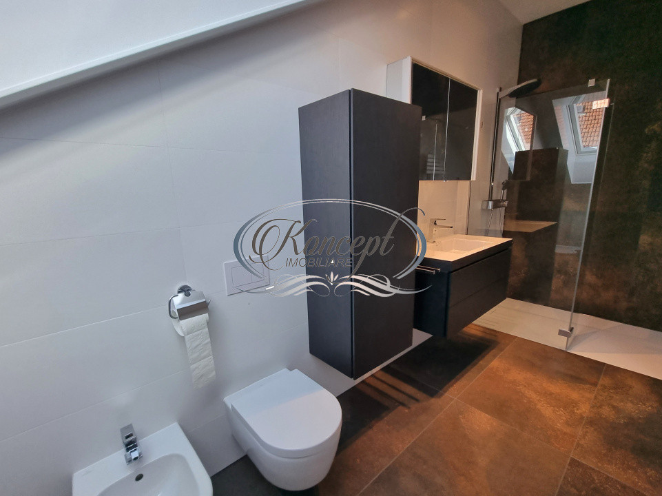 Apartament pe 2 niveluri, curte comuna, finisaje premium, zona Semicentrala