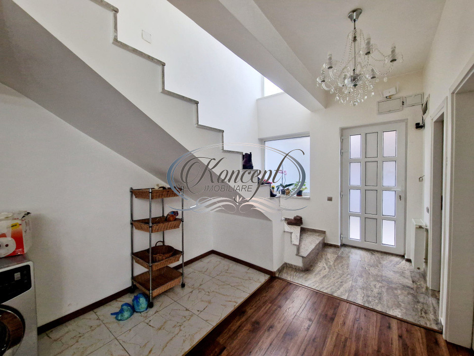 Casa de tip duplex la cheie pe strada Campului