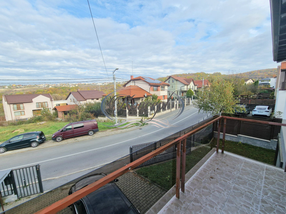 Casa de tip duplex la cheie pe strada Campului