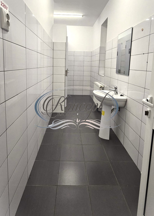 Spatiu comercial cu parcari si gradina, zona Ira