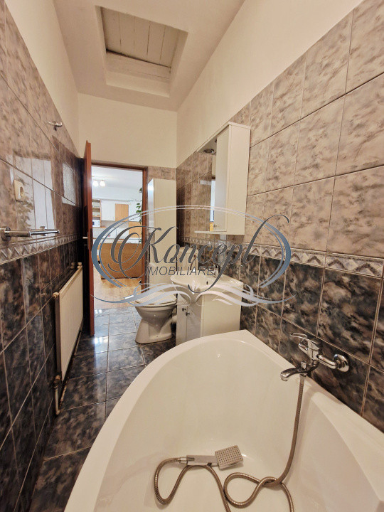 Apartament la casa cu curte, zona Piata Abator