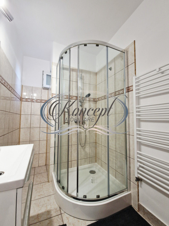 Casa moderna cu mansarda si curte comuna in zona Campului