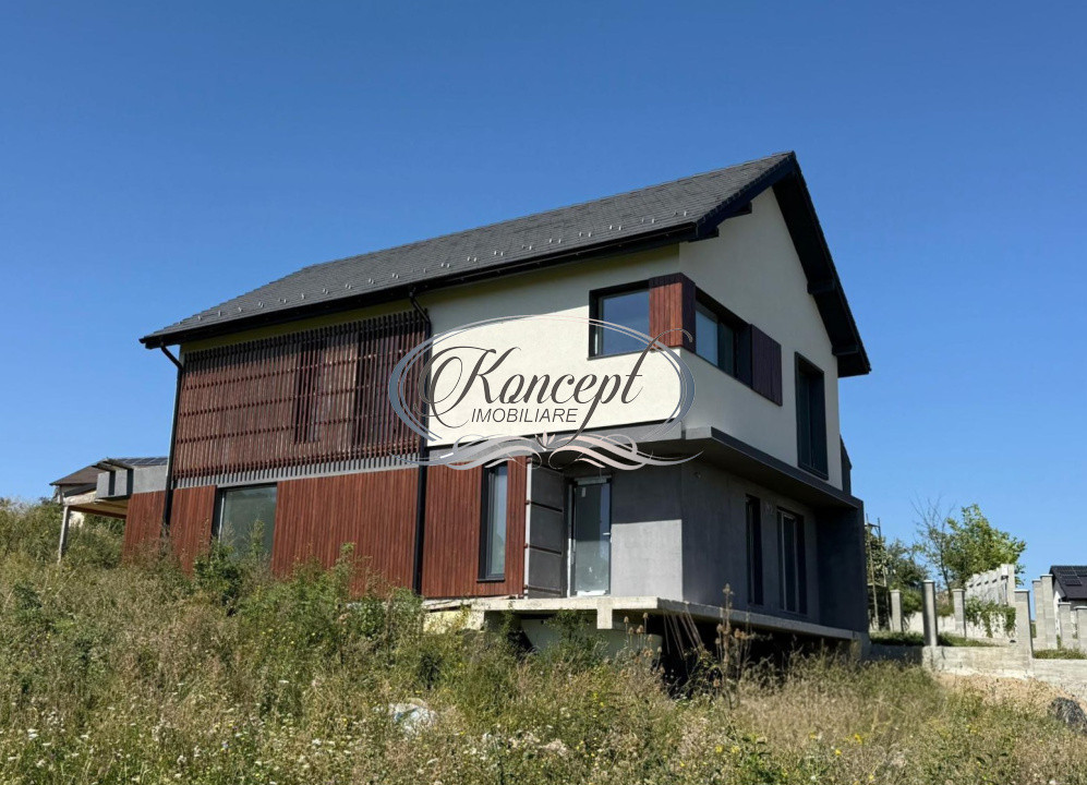 Casa moderna cu pod inalt si terasa generoasa pe Ady Endre