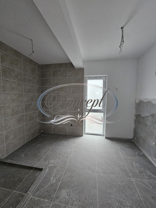 Casa moderna cu pod inalt si terasa generoasa pe Ady Endre