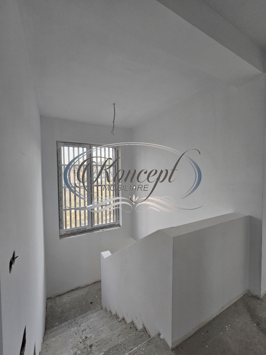 Casa moderna cu pod inalt si terasa generoasa pe Ady Endre