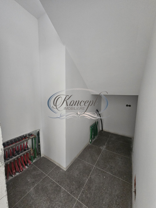 Casa moderna cu pod inalt si terasa generoasa pe Ady Endre