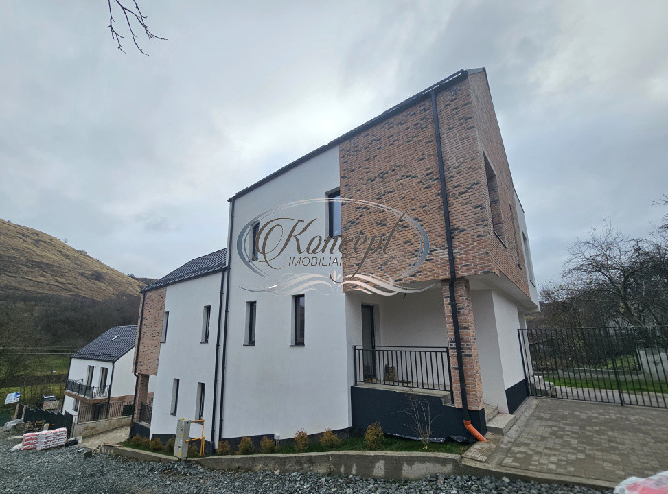 Locuinta spatioasa in ansamblu restrans din Tauti