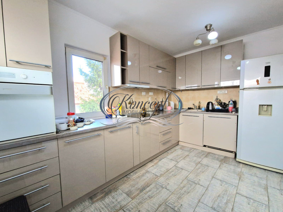 Locuinta spatioasa la etajul unei case, Someseni