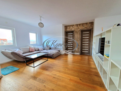 Locuinta spatioasa la etajul unei case, Someseni