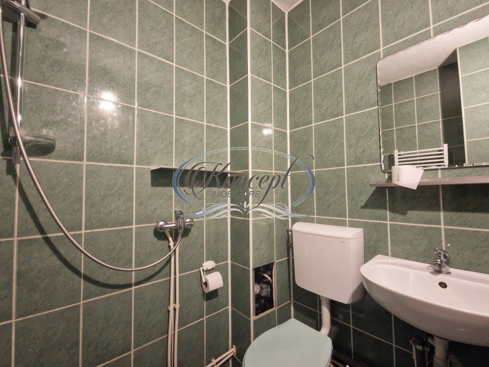 Garsoniera luminoasa cu bucatarie separata, centrala proprie in Dambul Rotund