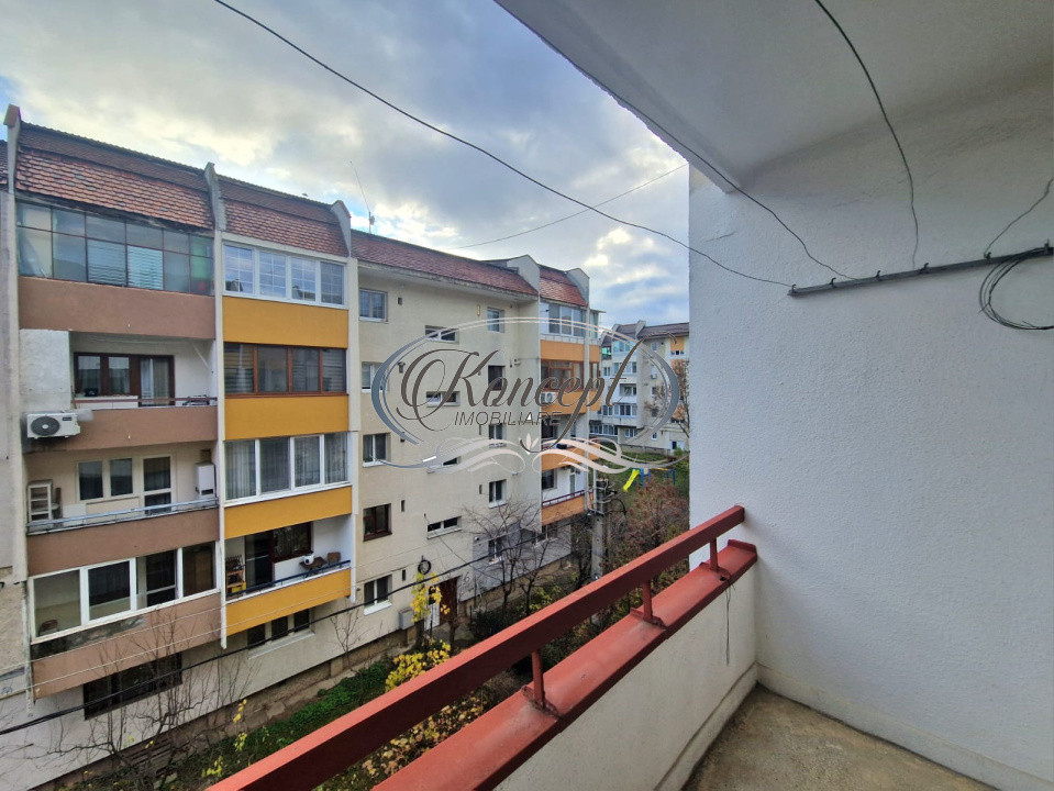 Apartament decomandat cu 2 balcoane in Intre Lacuri