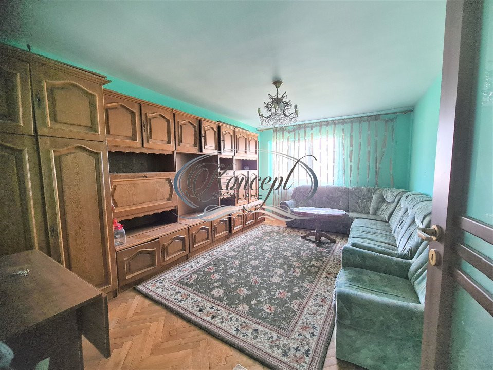 Apartament cu 4 camere decomandate, in Manastur