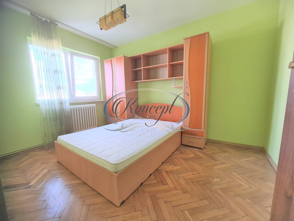 Apartament cu 4 camere decomandate, in Manastur