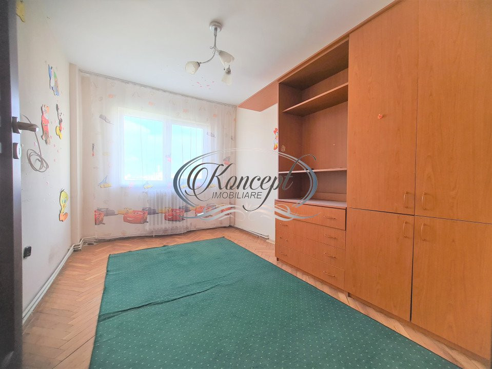 Apartament cu 4 camere decomandate, in Manastur