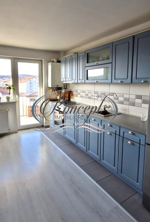 Locuinta luminoasa cu balcon si garaj subteran