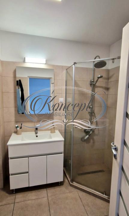 Locuinta luminoasa cu balcon si garaj subteran