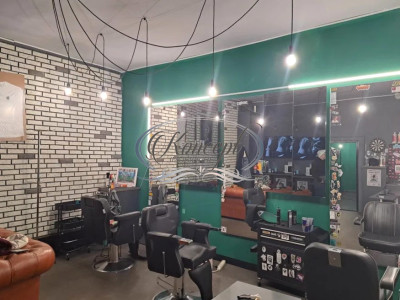 Spatiu pentru servicii cu expunere stradala si acces facil