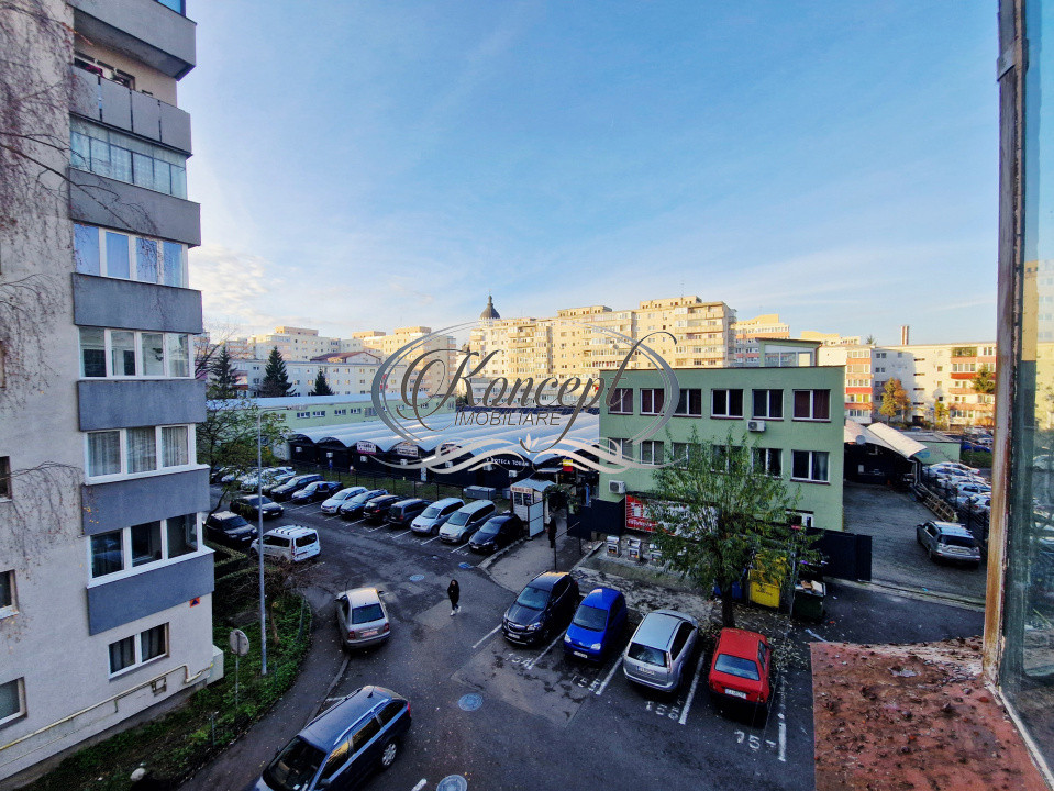 Apartament spatios, luminos cu 2 balcoane inchise in Manastur, zona Big