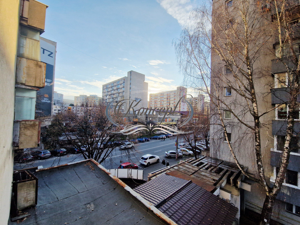 Apartament spatios, luminos cu 2 balcoane inchise in Manastur, zona Big