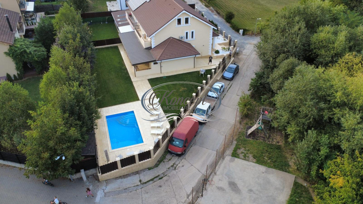 Duplex cu finisaje de Lux si cu piscina