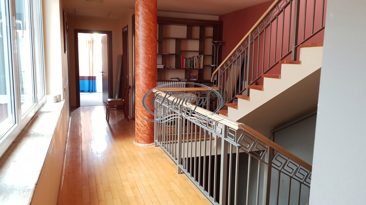 Casa frumoasa cu garaj si curte proprie in Buna Ziua