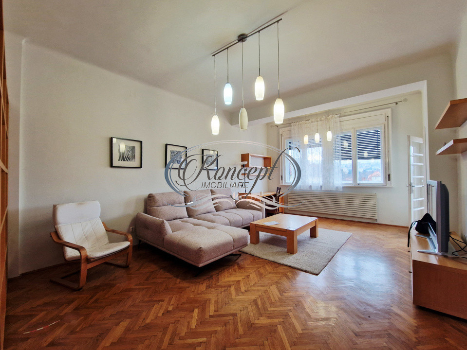 Apartament spatios cu garaj, renovat complet, zona hotel Napoca