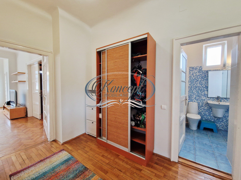 Apartament spatios cu garaj, renovat complet, zona hotel Napoca