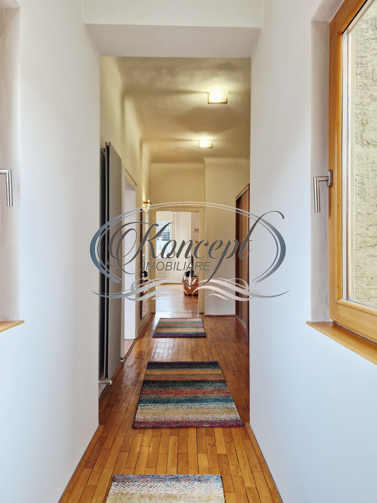 Apartament spatios cu garaj, renovat complet, zona hotel Napoca