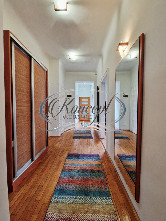 Apartament spatios cu garaj, renovat complet, zona hotel Napoca