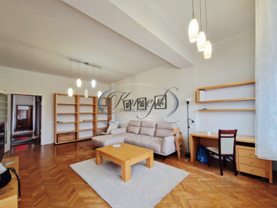 Apartament spatios cu garaj, renovat complet, zona hotel Napoca