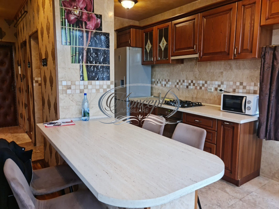 Apartament spatios pe doua niveluri in zona Semicentrala